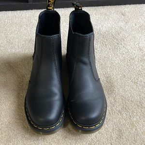2976 Chelsea boot doc marten